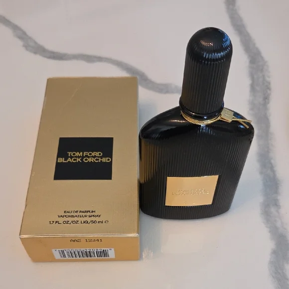 Tom Ford Black Orchid Perfume - Black and Gold - Picture 2 of 6